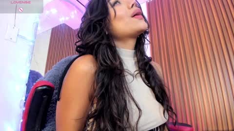 Snapshot of yourcutemolly chatting on 12/28/24, 03:37 Selena online show from 12/28/24, 03:37