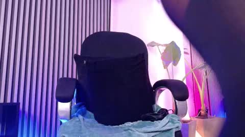 Snapshot of yourcutemolly chatting on 11/27/25, 05:53 Selena online show from 11/27/25, 05:53