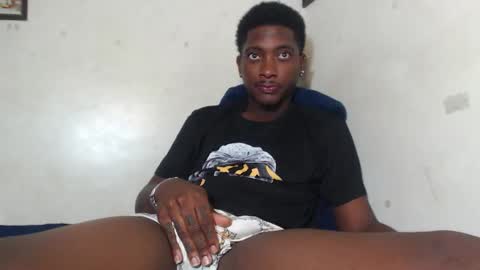 Snapshot of yourdaddy2005 chatting on 11/21/25, 04:44 Yourdaddy2005 online show from 11/21/25, 04:44