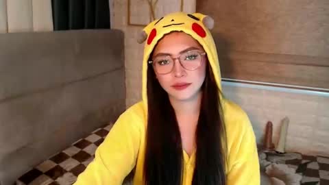 Snapshot of yourdevilsweettsx chatting on 01/07/25, 06:48 JEN online show from 01/07/25, 06:48