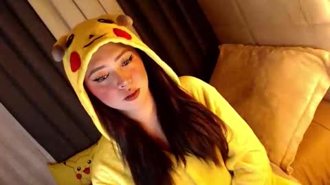 JEN  online show from 03/25/26, 01:28