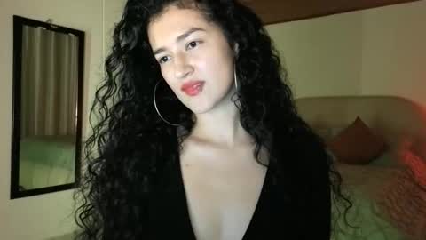 yourdreamgirl2025 online show from 05/25/26, 11:55