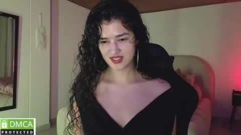 yourdreamgirl2025 online show from 06/04/26, 12:05
