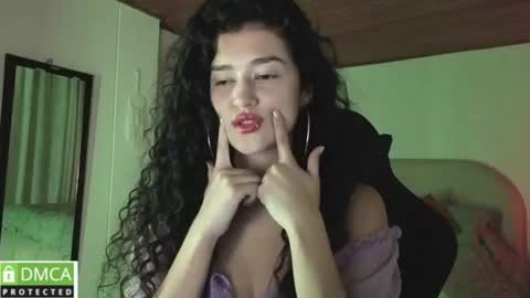 yourdreamgirl2025 online show from 06/17/26, 12:02