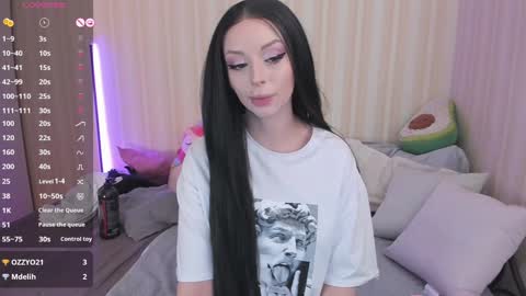 Snapshot of youreyesgazm chatting on 12/17/24, 08:34 Mary online show from 12/17/24, 08:34