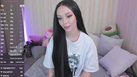 Snapshot of youreyesgazm chatting on 12/17/24, 11:39 Mary online show from 12/17/24, 11:39