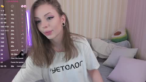 Snapshot of youreyesgazm chatting on 12/26/24, 08:18 Mary online show from 12/26/24, 08:18