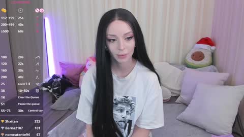 Snapshot of youreyesgazm chatting on 01/06/25, 11:40 Mary online show from 01/06/25, 11:40