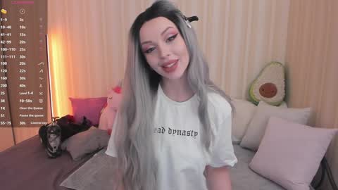 Snapshot of youreyesgazm chatting on 02/04/25, 08:02 Mary online show from 02/04/25, 08:02