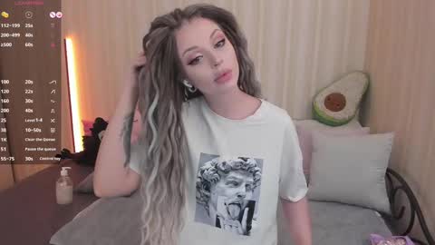 Snapshot of youreyesgazm chatting on 02/17/25, 08:30 Mary online show from 02/17/25, 08:30