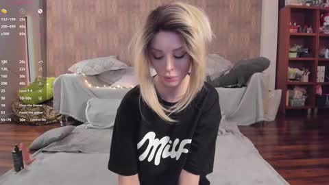 Snapshot of youreyesgazm chatting on 11/08/25, 10:48 Mary online show from 11/08/25, 10:48