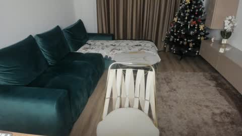 Snapshot of yourfantasyc chatting on 12/08/24, 04:50 Evelline online show from 12/08/24, 04:50