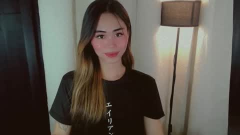 Snapshot of yourfavorateremi chatting on 10/25/25, 03:18 Remrem online show from 10/25/25, 03:18