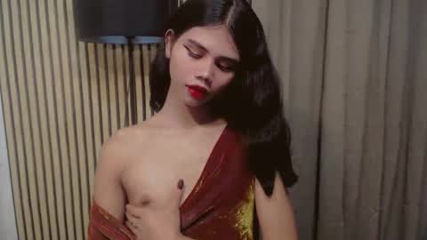 Vivian online show from 11/18/25, 07:29