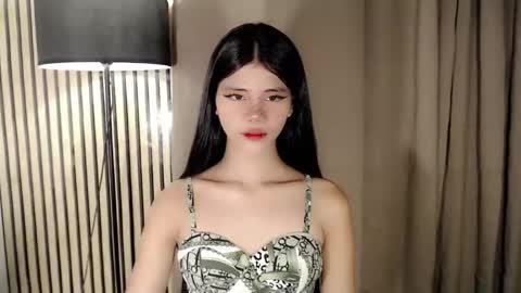 Vivian online show from 12/17/25, 06:58