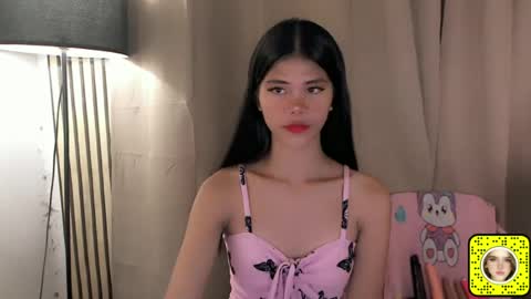 Snapshot of yourfavoratevivian chatting on 06/29/26, 12:06 Vivian online show from 06/29/26, 12:06