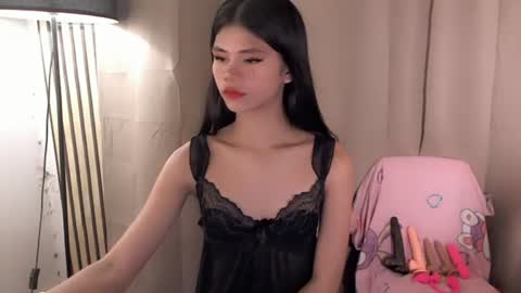 Snapshot of yourfavoratevivian chatting on 06/30/26, 02:34 Vivian online show from 06/30/26, 02:34