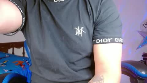 Snapshot of yourfavorite_bigclit chatting on 12/17/25, 09:37 yourfavorite_bigclit online show from 12/17/25, 09:37