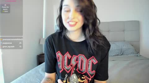 Snapshot of yourfreakygirl chatting on 03/11/26, 07:42 Helena online show from 03/11/26, 07:42