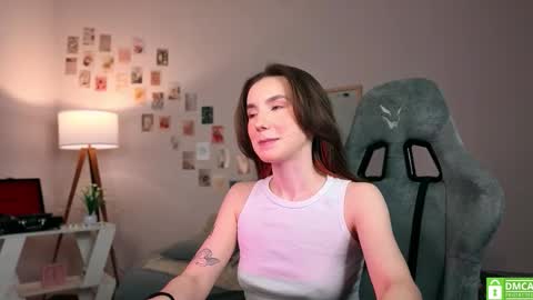 Snapshot of yourfrenchteacher chatting on 11/13/25, 04:55 Chloe online show from 11/13/25, 04:55