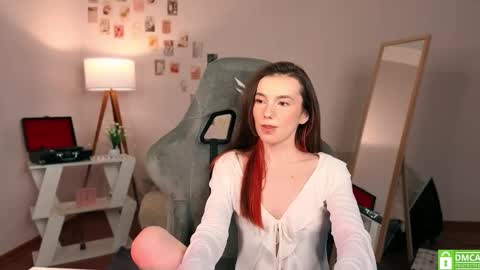 Snapshot of yourfrenchteacher chatting on 11/20/25, 05:18 Chloe online show from 11/20/25, 05:18