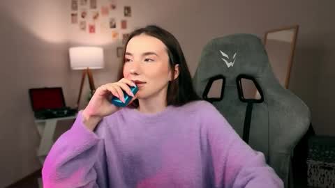 Snapshot of yourfrenchteacher chatting on 11/30/25, 05:00 Chloe online show from 11/30/25, 05:00