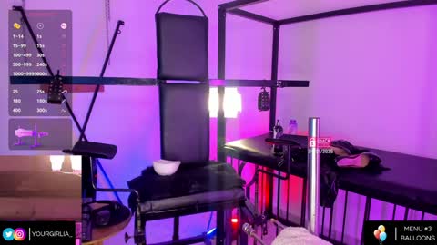 Snapshot of yourgirlia_ chatting on 01/05/25, 07:28 Call me Lia online show from 01/05/25, 07:28