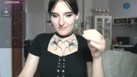 Snapshot of yourhanna_ chatting on 09/13/25, 03:01 hanna online show from 09/13/25, 03:01