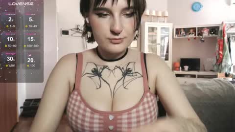 Snapshot of yourhanna_ chatting on 10/07/25, 11:29 hanna online show from 10/07/25, 11:29