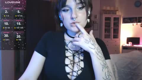 Snapshot of yourhanna_ chatting on 11/05/25, 02:22 hanna online show from 11/05/25, 02:22