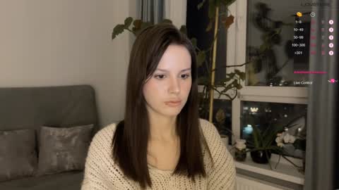 Snapshot of yourher0in chatting on 12/16/24, 12:49 Aida online show from 12/16/24, 12:49