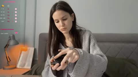 Snapshot of yourher0in chatting on 12/23/24, 08:55 Aida online show from 12/23/24, 08:55