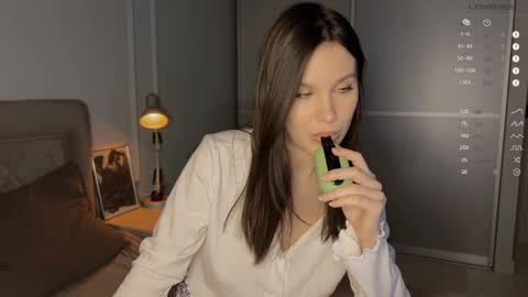 Snapshot of yourher0in chatting on 01/26/25, 10:45 Aida online show from 01/26/25, 10:45