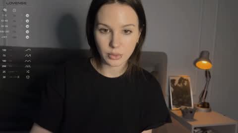 Snapshot of yourher0in chatting on 02/16/25, 05:26 Aida online show from 02/16/25, 05:26