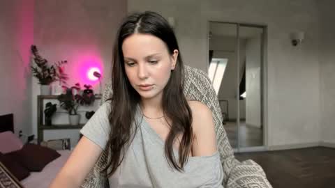 Snapshot of yourher0in chatting on 09/09/25, 10:26 Aida online show from 09/09/25, 10:26