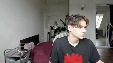 Snapshot of yourher0in chatting on 11/03/25, 08:15 Aida online show from 11/03/25, 08:15