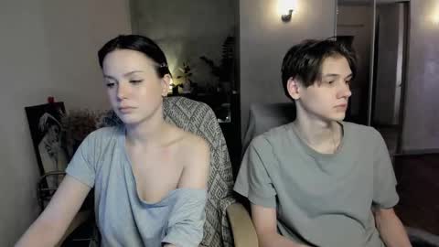 Snapshot of yourher0in chatting on 11/14/25, 11:42 Aida online show from 11/14/25, 11:42