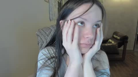 Snapshot of yourher0in chatting on 01/13/26, 05:35 Aida online show from 01/13/26, 05:35