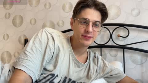 Snapshot of yourhotchristian chatting on 12/20/24, 07:12 Chris online show from 12/20/24, 07:12