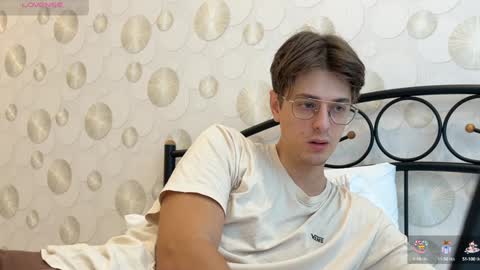 Snapshot of yourhotchristian chatting on 01/09/25, 07:21 Chris online show from 01/09/25, 07:21