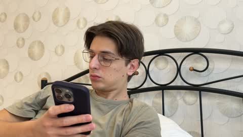 Snapshot of yourhotchristian chatting on 01/12/25, 07:53 Chris online show from 01/12/25, 07:53