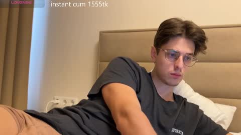 Snapshot of yourhotchristian chatting on 03/05/25, 06:33 Chris online show from 03/05/25, 06:33