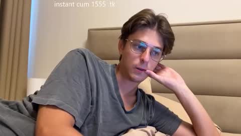 Snapshot of yourhotchristian chatting on 09/11/25, 07:30 Chris online show from 09/11/25, 07:30