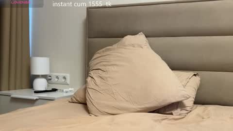 Snapshot of yourhotchristian chatting on 09/14/25, 06:56 Chris online show from 09/14/25, 06:56