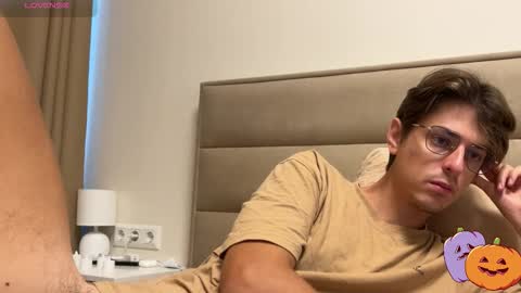 Snapshot of yourhotchristian chatting on 10/28/25, 07:45 Chris online show from 10/28/25, 07:45