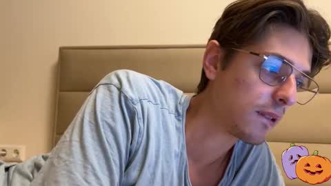 Snapshot of yourhotchristian chatting on 10/29/25, 05:31 Chris online show from 10/29/25, 05:31