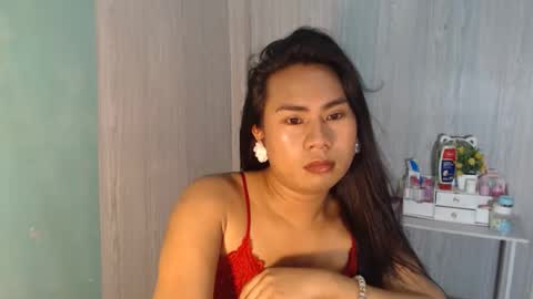 Mauie  online show from 04/22/26, 05:21