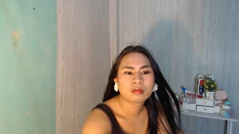 Snapshot of yourhottie_winxxx chatting on 05/15/26, 11:23 Mauie online show from 05/15/26, 11:23