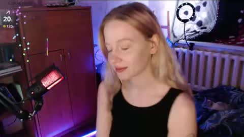 Snapshot of yourlissaa chatting on 08/07/26, 02:13 Lisa online show from 08/07/26, 02:13