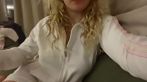 yourlittlegoddess online show from 03/05/26, 07:54